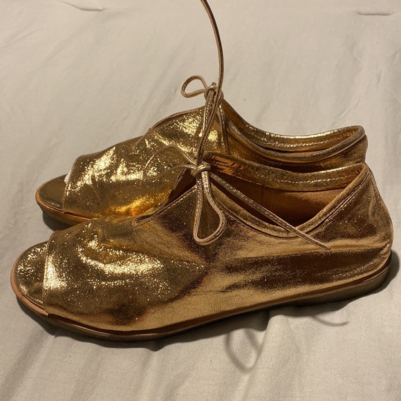 Anthropologie Silent D Peep Toe Gold Flats 38 EUC - Picture 3 of 16